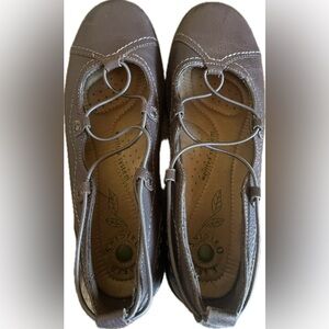 Earth Origins Welltek Brown Leather Loafers. Women’s size 8.5  New in box.